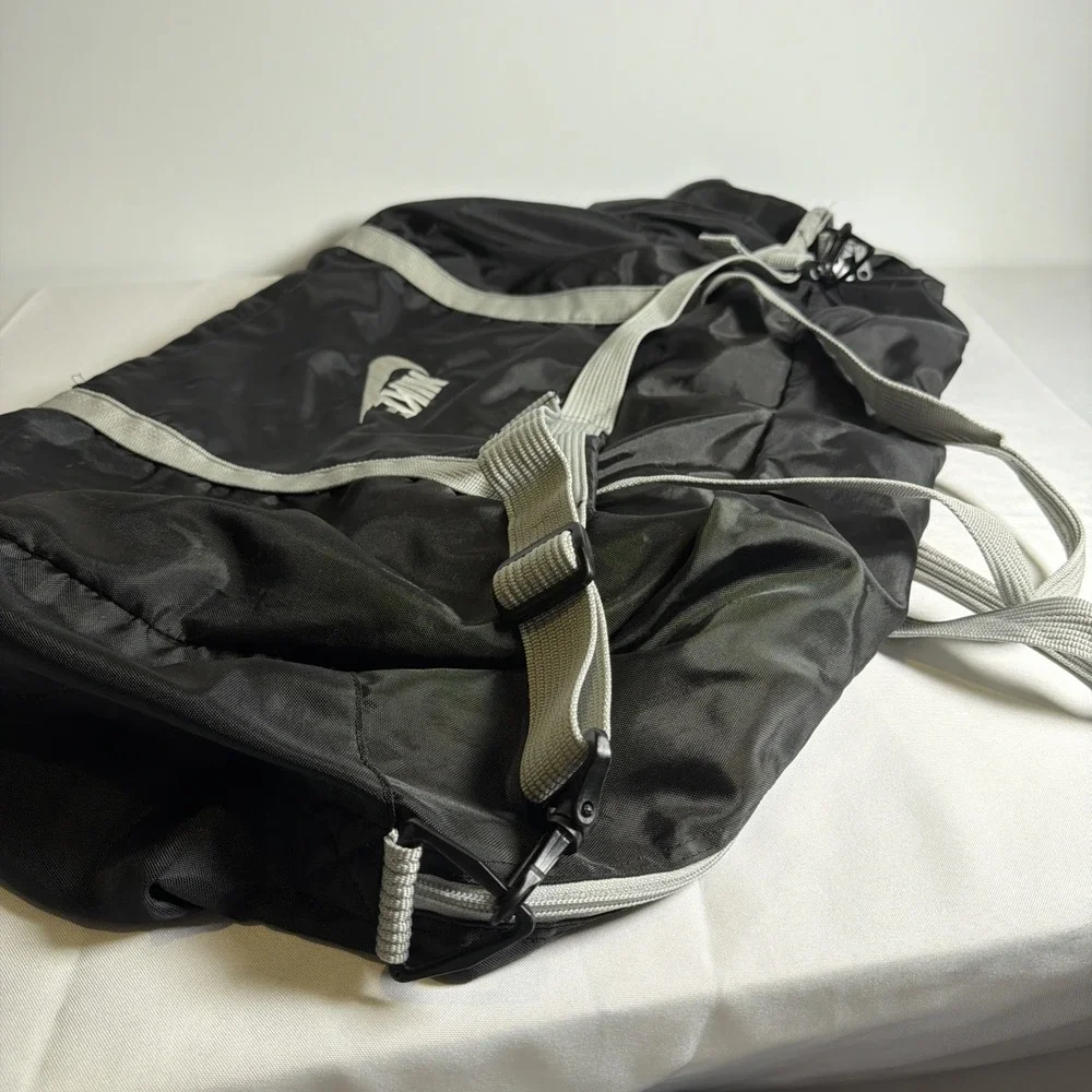 Nike XL Duffle Bag with Adjustable Shoulder Strap Black/grey 28